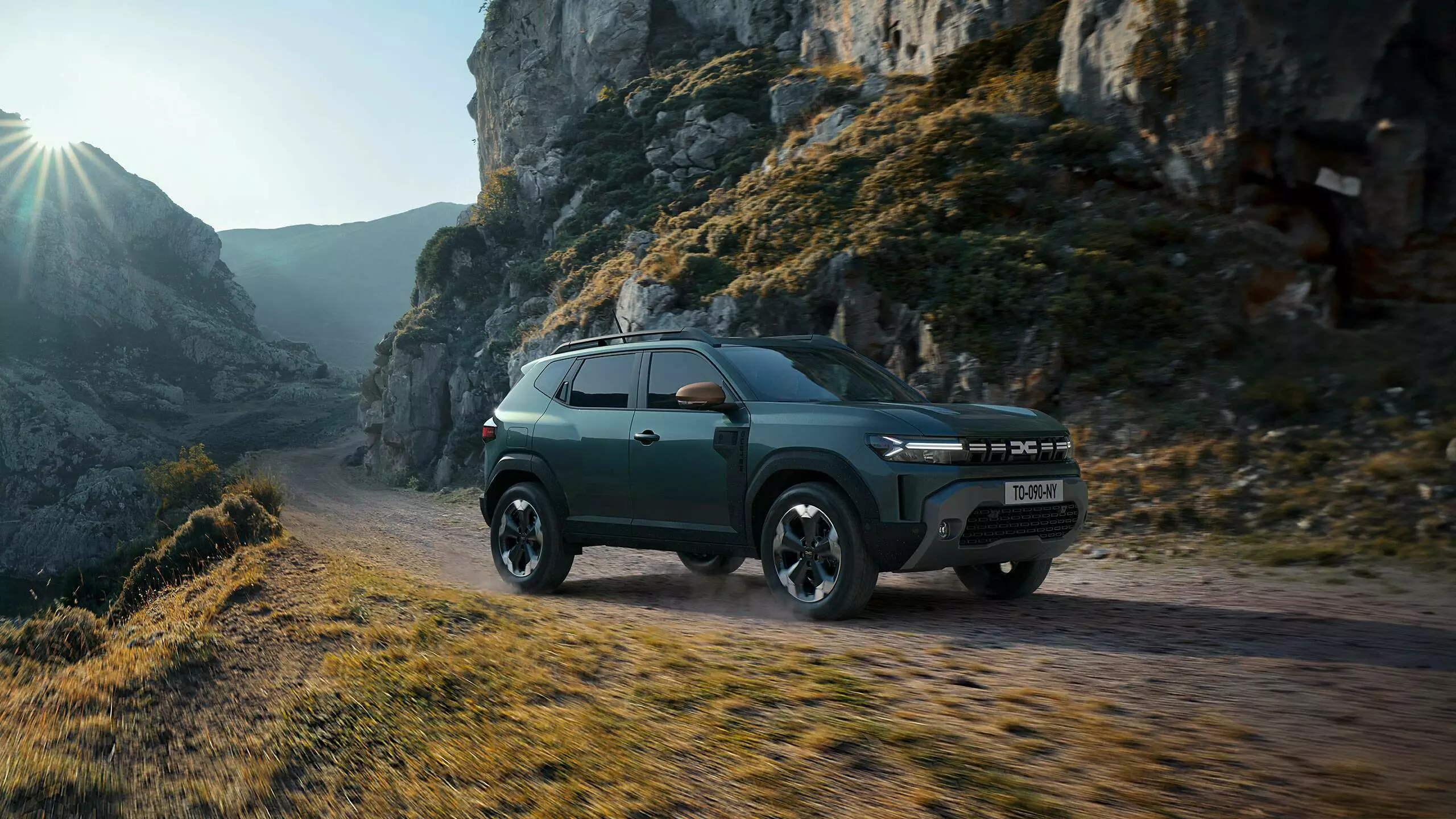 Nouveau Dacia Duster sur une route montagneuse